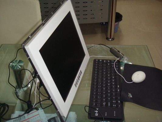 スキン ケアのためのコンピュータ様式のタッチ画面の皮の分析機械